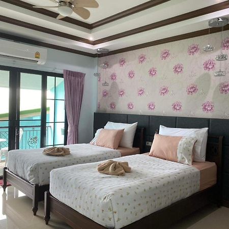 TC villa on beach Koh Larn Exteriör bild