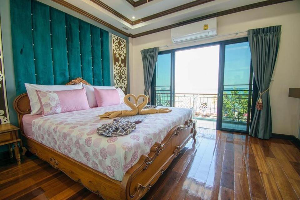 TC villa on beach Koh Larn Exteriör bild